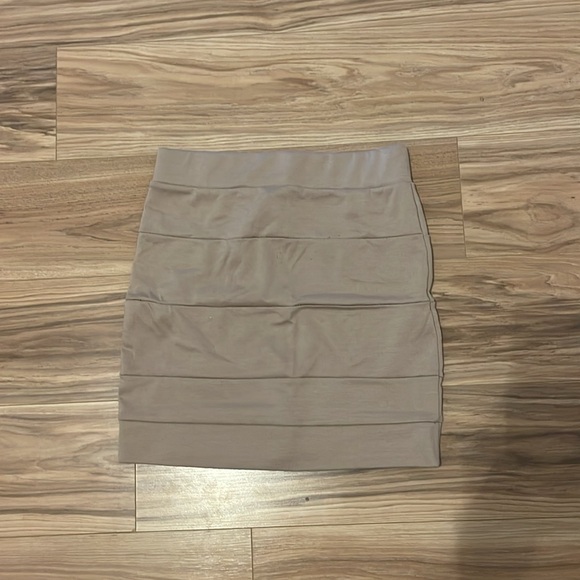 Bodycon ribbed skirt - Picture 2 of 2